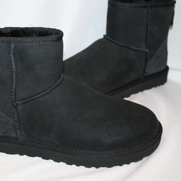 NIB UGG WOMEN'S SUEDE SHEARLING LINED BOOT BLACK - Picture 3 of 6
